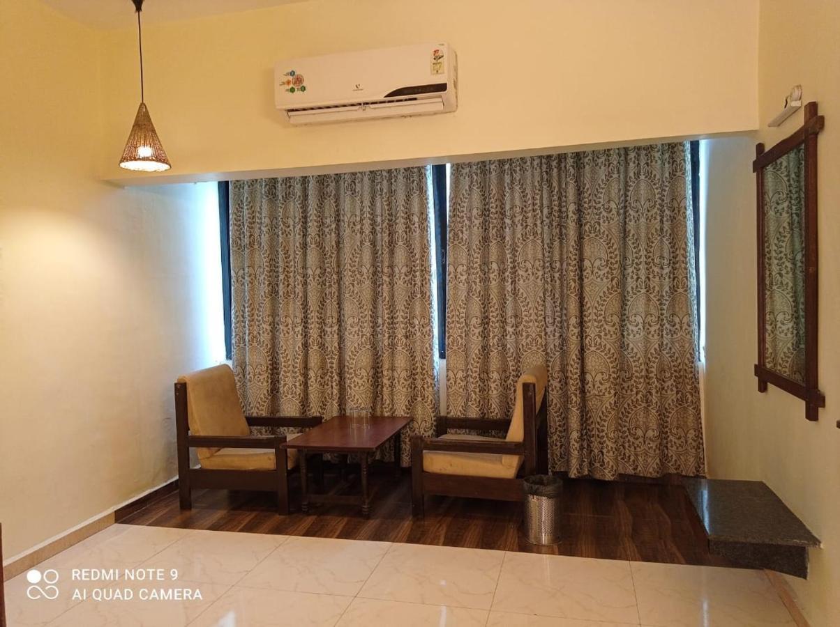 Hotel Lions Den لونافالا المظهر الخارجي الصورة