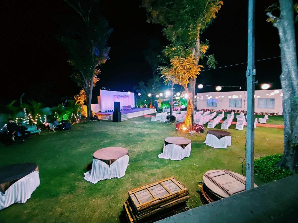 Hotel Lions Den لونافالا المظهر الخارجي الصورة
