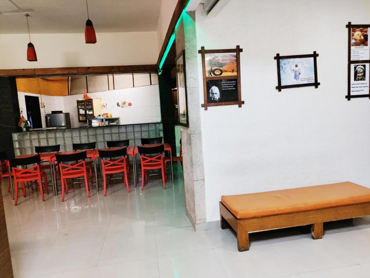 Hotel Lions Den لونافالا المظهر الخارجي الصورة