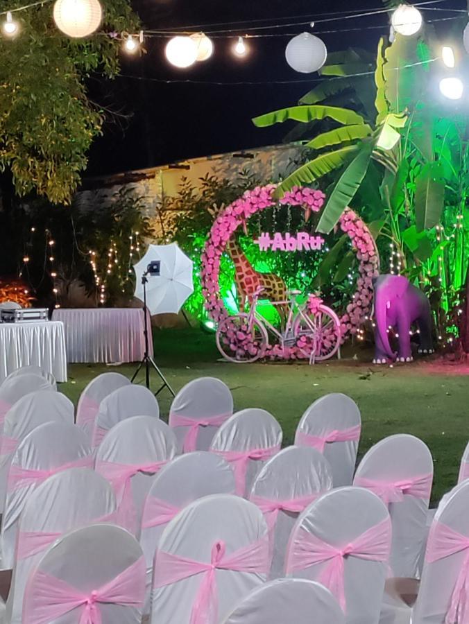 Hotel Lions Den لونافالا المظهر الخارجي الصورة