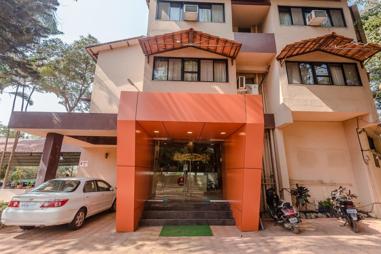 Hotel Lions Den لونافالا المظهر الخارجي الصورة