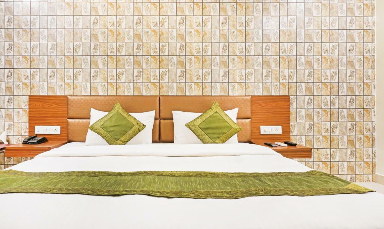 Hotel Lions Den لونافالا المظهر الخارجي الصورة