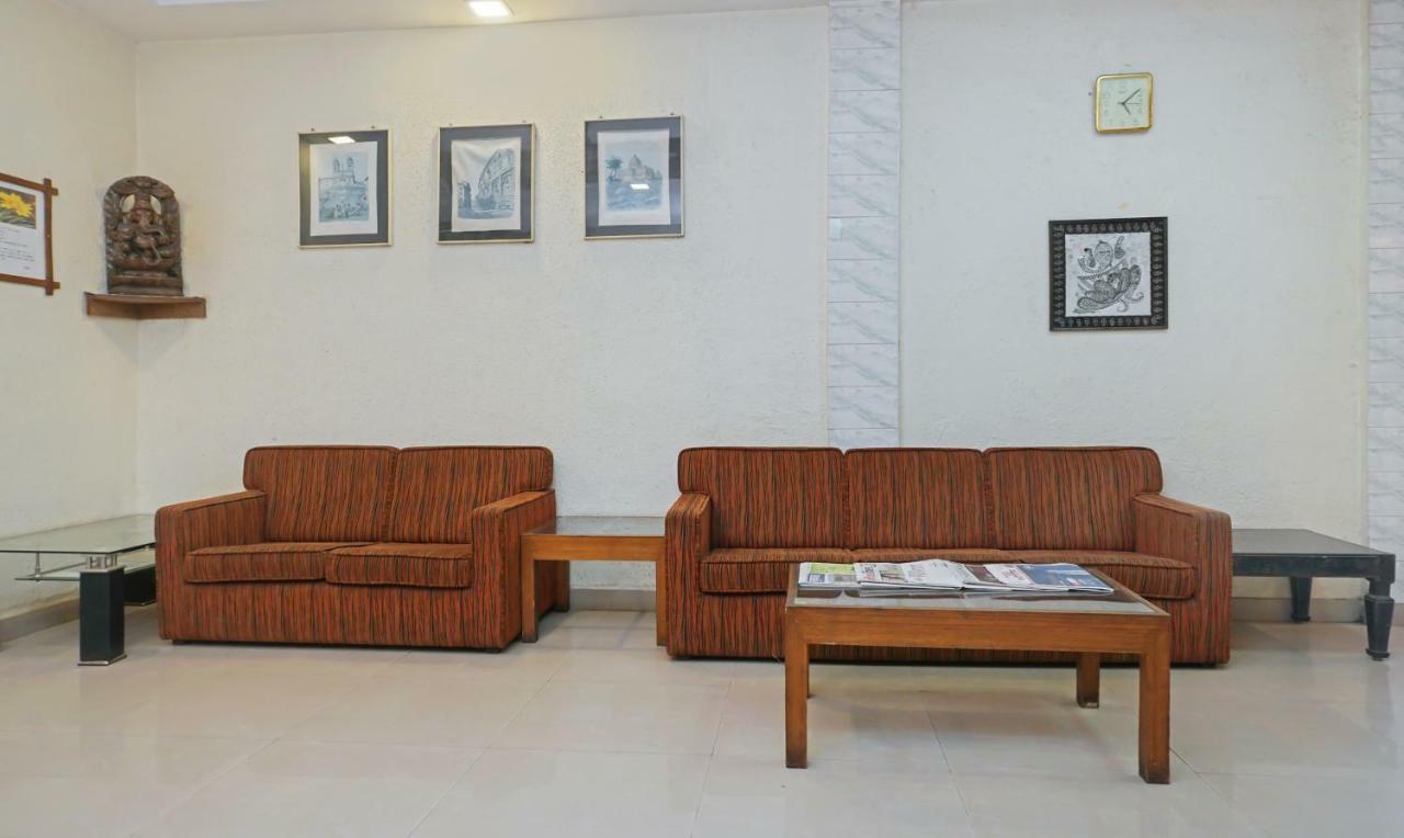 Hotel Lions Den لونافالا المظهر الخارجي الصورة